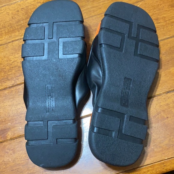 NASCAR #20 Tony Stewart Sandals - Picture 5 of 6